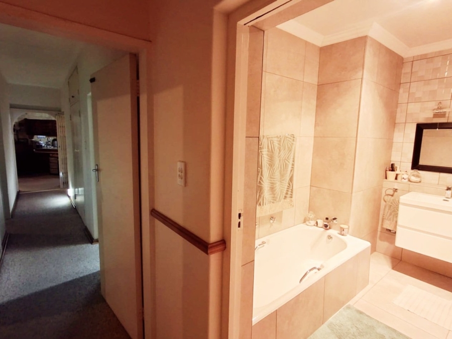 4 Bedroom Property for Sale in Vaalpark Free State